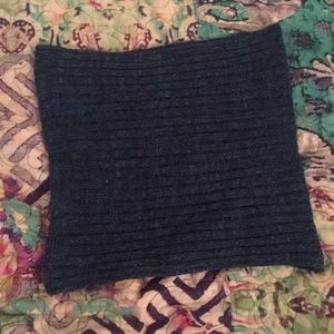 Women’s knit circle scarf